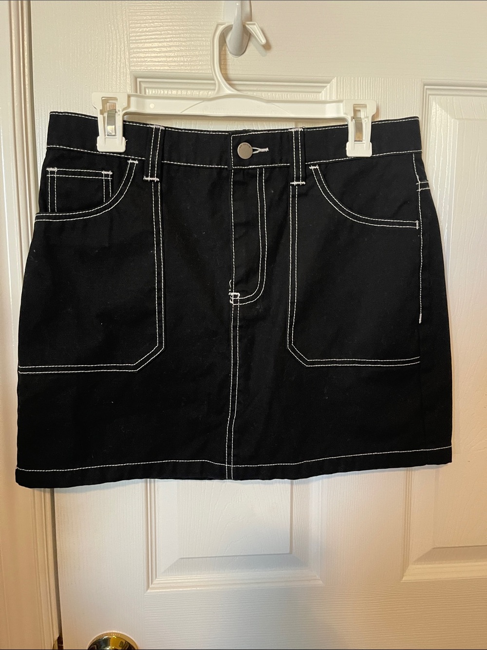 Black Contrast-Stitch Mini Skirt - Women